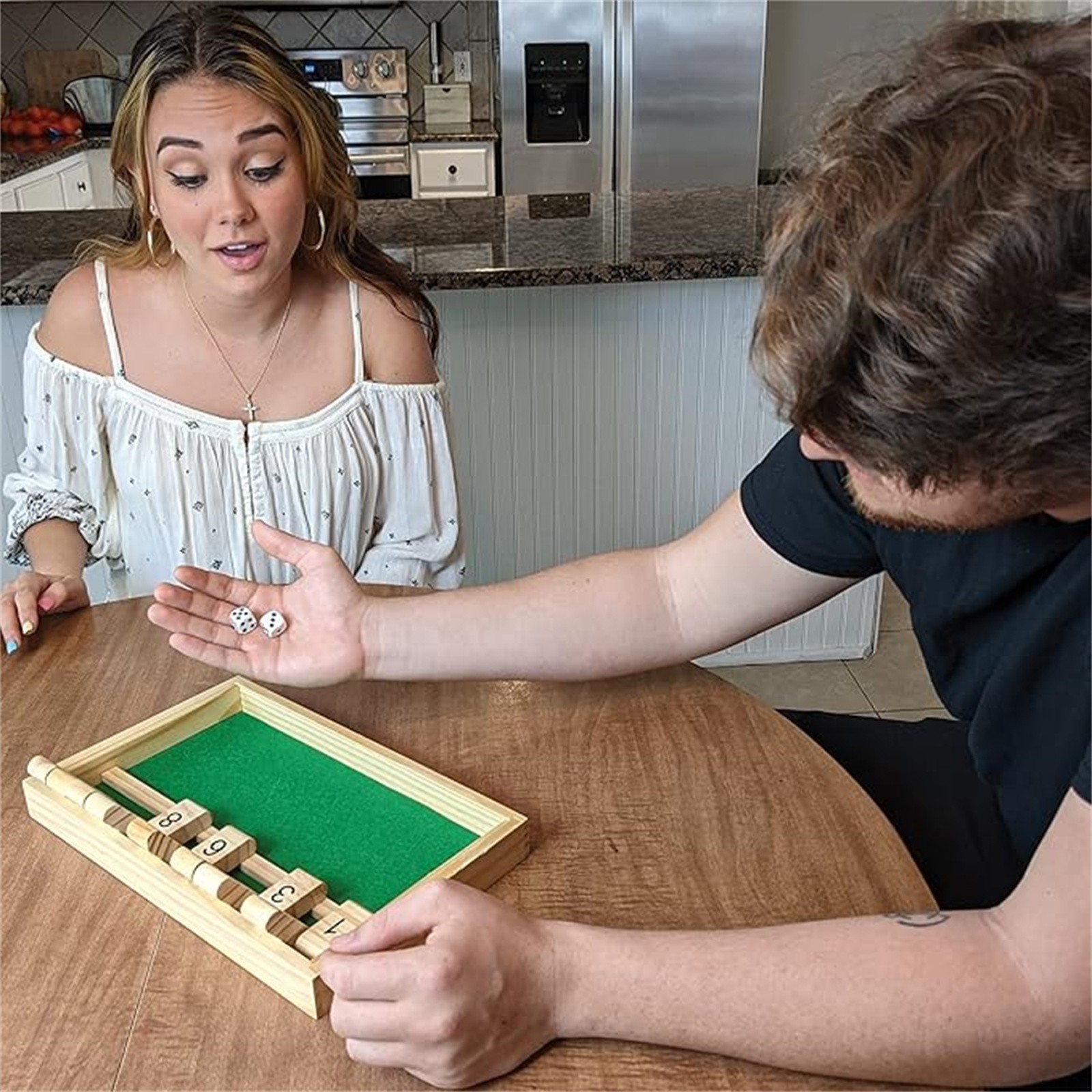 Party Games For 3 People - Fermer la boîte dés conseil 2-4
