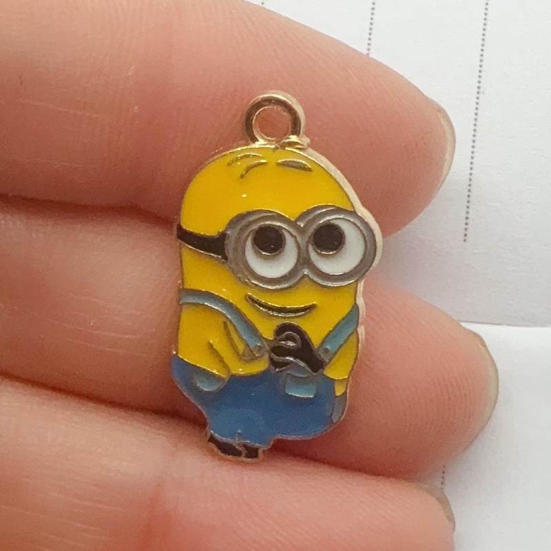 Pendentif en alliage à motif d - Party Games Questions avis et prix