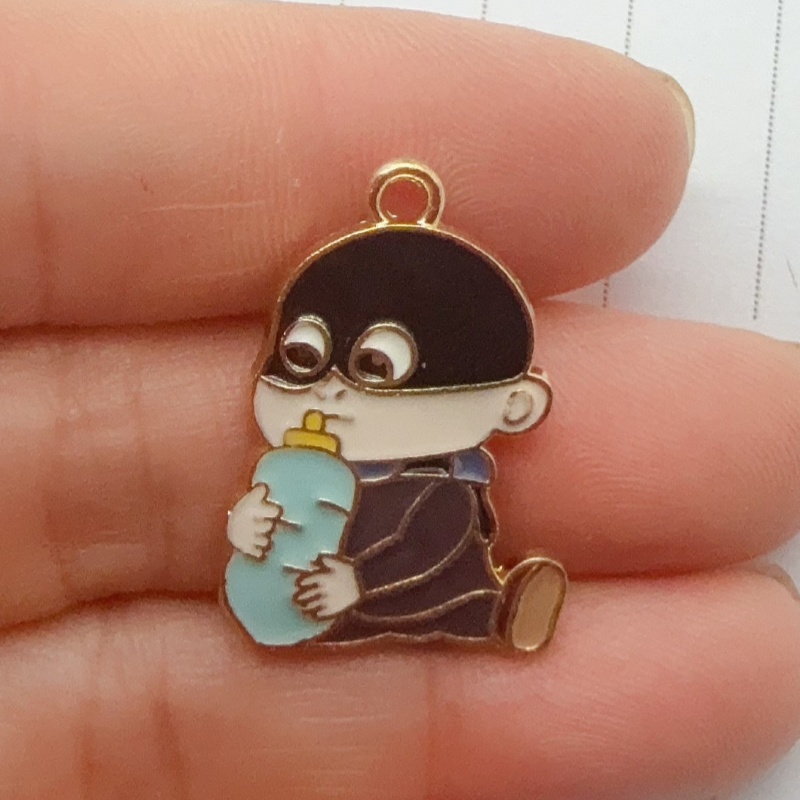 Pendentif en alliage à motif d - Party Games Questions avis et prix