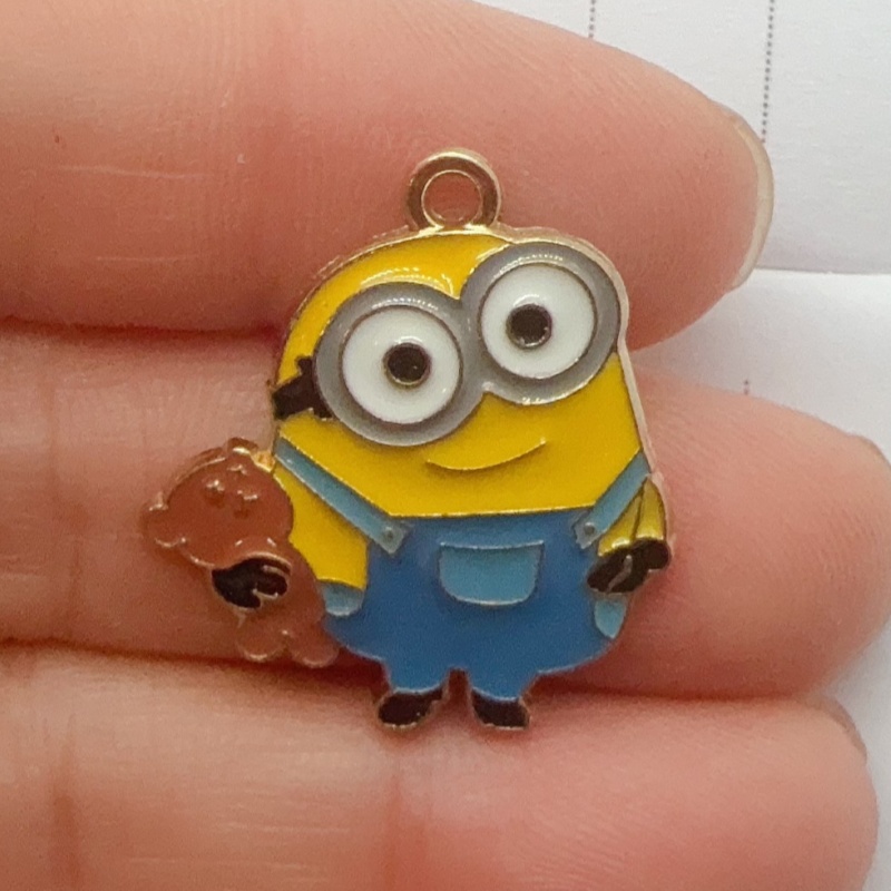 Pendentif en alliage à motif d - Party Games Questions avis et prix